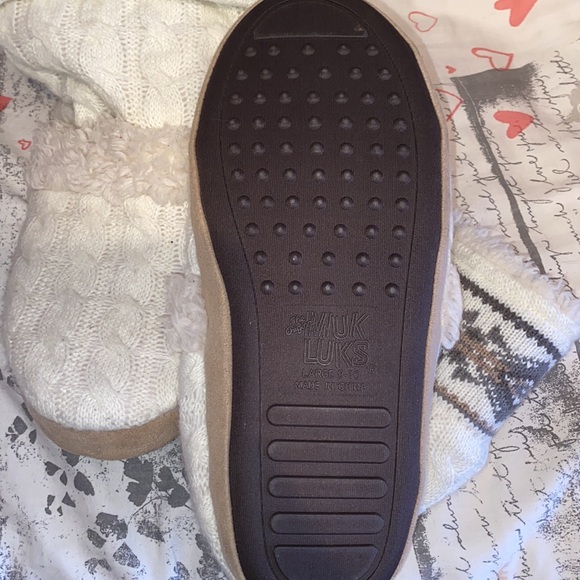 Slippers - Picture 2 of 4